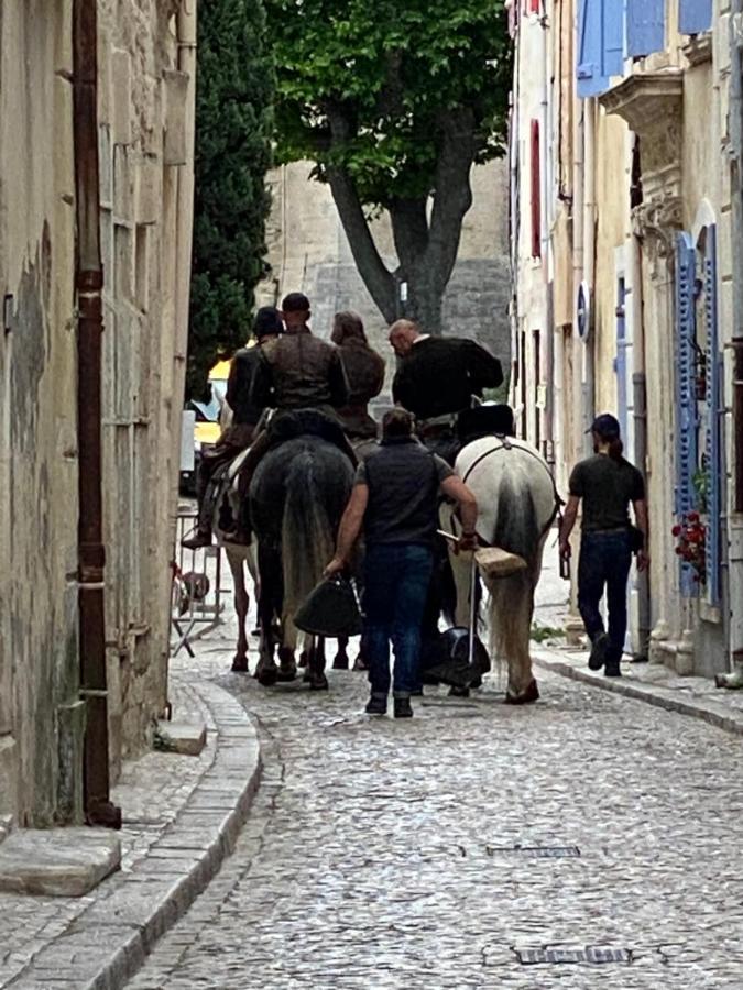 Rue Du Chateau Tarascon Exterior foto