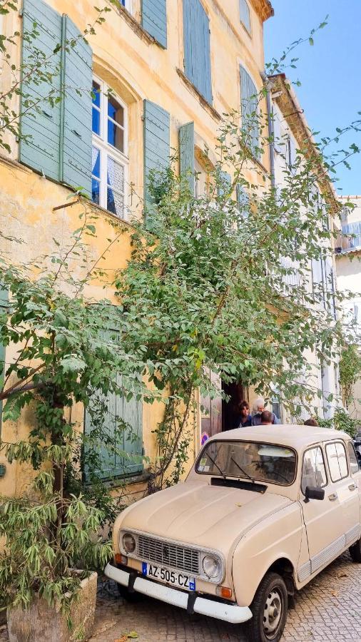 Rue Du Chateau Tarascon Exterior foto